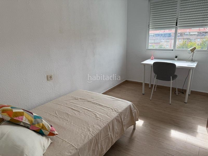 Foto a7bf6356-6e2f-412e-921a-db313b5bbda7. Alquiler piso se alquila bonito y luminoso piso en la zona de Cartuja, en Granada