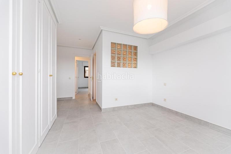 Foto 23e4266d-a3b3-4f83-bd25-47b318ba9be7. Miete dachwohnung mit heizung parking pool in Avenida Europa Pozuelo de Alarcón