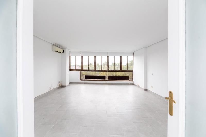 Foto 925db67d-befb-4acc-bf73-e24070989ccc. Rent penthouse with heating parking pool in Avenida Europa Pozuelo de Alarcón