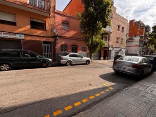 Rez-de-chaussée à Lloreda. Oportunidad con potencial en zona llorera  badalona