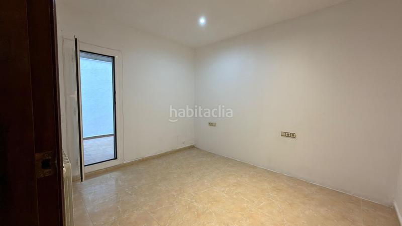 Foto 0698016f-1230-4338-b451-e7b1c1915a6e. Planta baixa amb calefacció a Lloreda Badalona