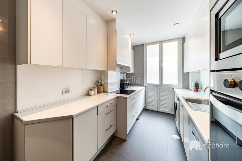 Foto 9c56096d-7d2a-4785-aa2b-0cc2026ec2db. Alquiler piso precioso piso en alquiler sin amueblar en el barrio de chamberí en Madrid