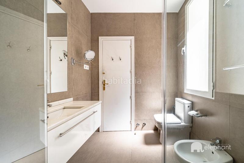 Foto 3515eef8-a32e-47aa-a1f9-e51189e26829. Miete etagenwohnung mit heizung in Almagro Madrid