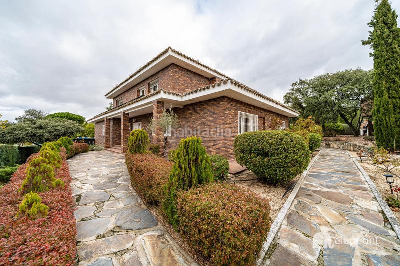 Foto 0e3ffe95-e65b-4517-9258-120e4f58666a. Chalet mit parking pool in La Berzosilla Torrelodones