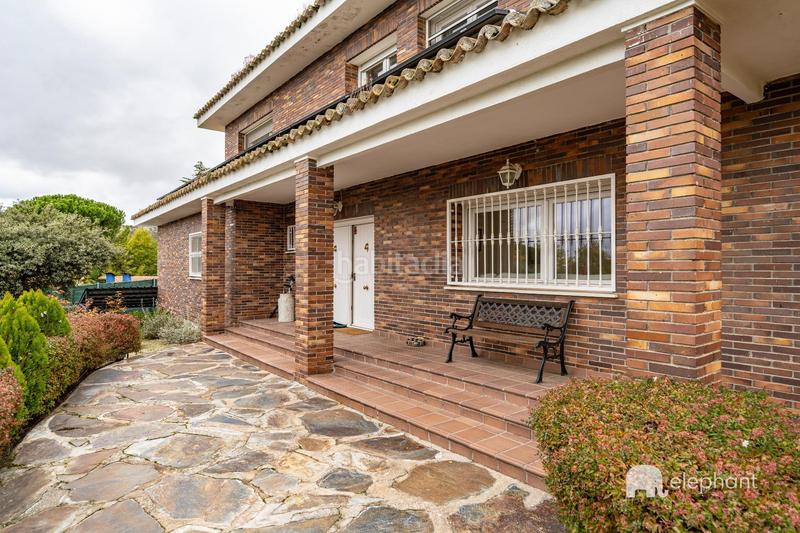 Foto 09c8159b-5e89-49ba-8ebe-09409684a4dc. Chalet en La Berzosilla Torrelodones