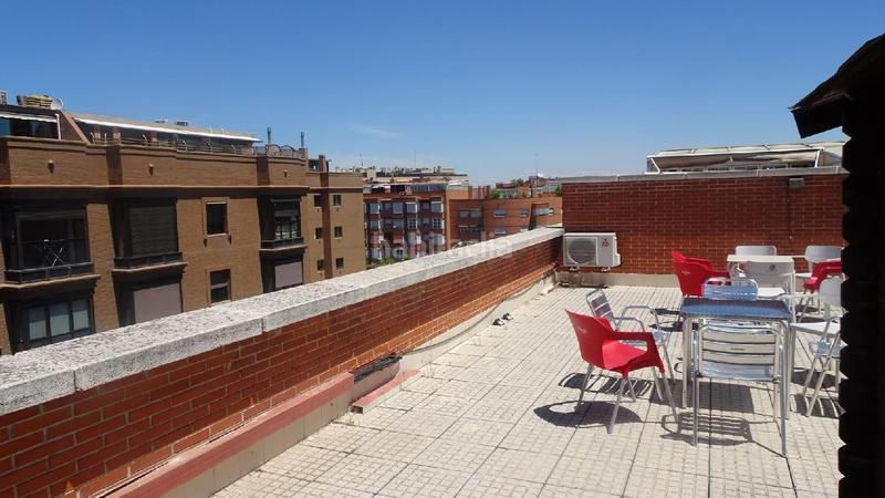 Foto bfca5dc5-65e9-438e-8adc-7f6a03652912. Dúplex alfa ofrece en venta ático dúplex en la zona de conde orgaz.. en Madrid