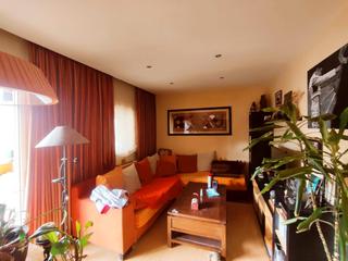 Appartamento en Comillas. Encantador piso reformado con gusto y mimo