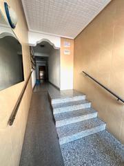 Pis a Reyes. Venta de piso en parla ocupado. no se puede realizar visitas.