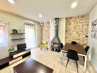 Pis a El Pedr�. Piso con encanto en el centro de palam�s  2 hab. 2 ba�os. cerca
