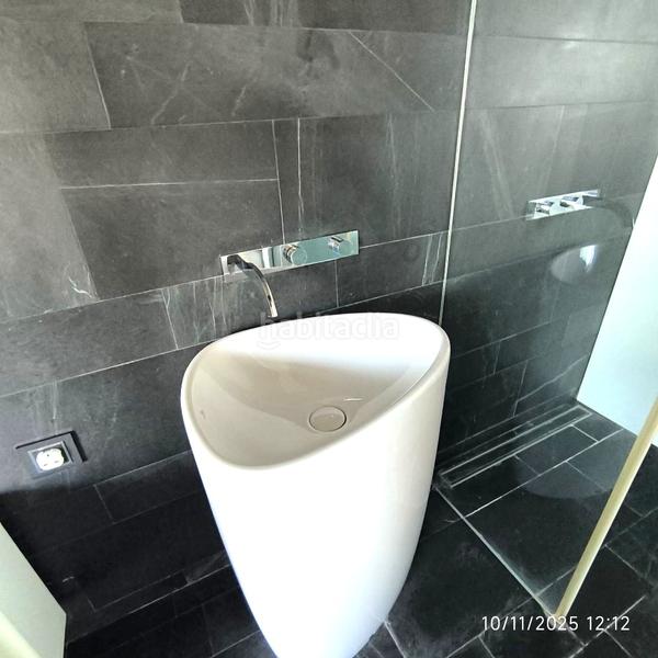 Foto a41718a3-7967-4903-b529-c8a8ad836e81. Dúplex en calle castillo de fuensaldaña 91 leer atentamente! en Rozas de Madrid (Las)