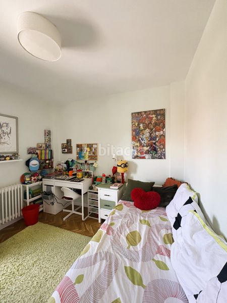 Foto a440cb97-8137-44d0-b2ba-c1b1b09cef8a. Casa aparellada amb xemeneia aparcament piscina a Rozas de Madrid (Las)