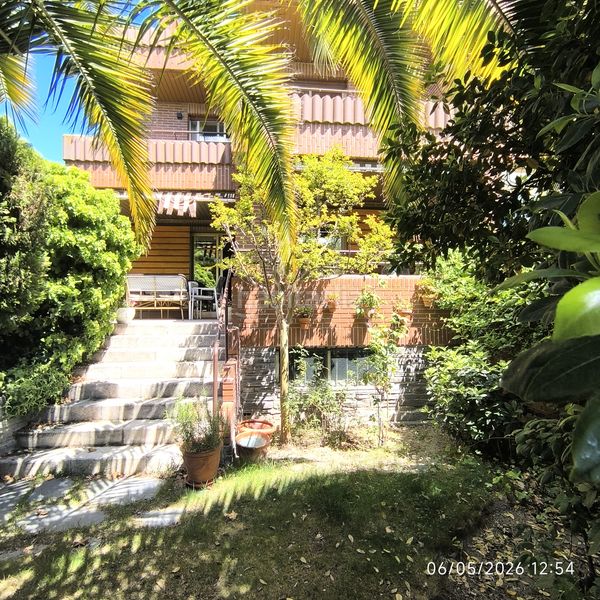 Foto a8a012ca-3bc0-4611-82a7-97bf9ac20d13. Casa aparellada amb xemeneia aparcament piscina a Rozas de Madrid (Las)