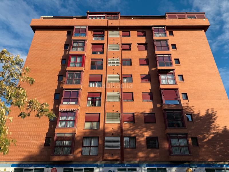 Foto 1eed47ce-df21-46b2-b83f-4efeadf0e075. Piso  exterior en urbanización de recién construccion en Madrid