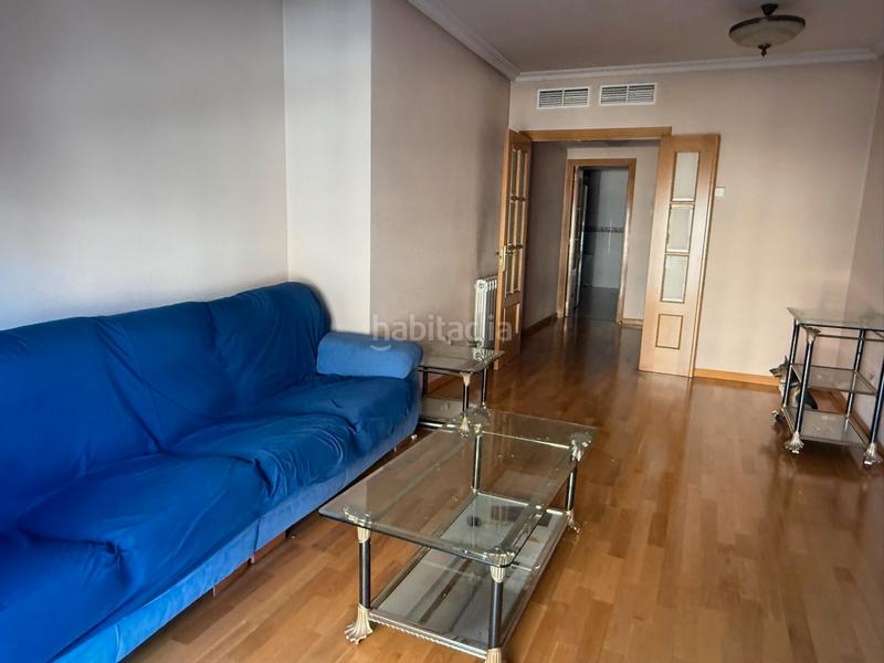 Foto 7fb3d58b-d533-4cf7-9710-136084d286f4. Piso  exterior en urbanización de recién construccion en Madrid