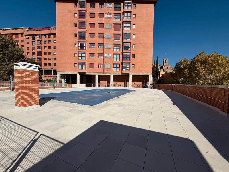 Foto c9c99683-8b39-4997-83cf-f5dc01a39800. Piso  exterior en urbanización de recién construccion en Madrid