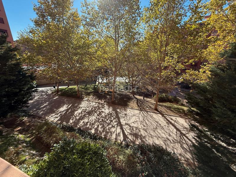 Foto eaa9ceb2-13d3-499f-afbd-a129af8f0630. Piso  exterior en urbanización de recién construccion en Madrid