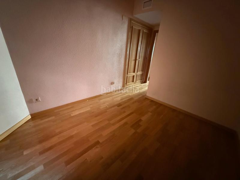 Foto f67cefd0-31d9-4034-85fd-93e34e8f38b3. Piso  exterior en urbanización de recién construccion en Madrid