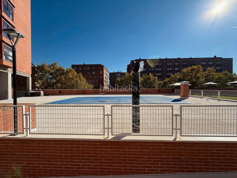 Foto fc132a29-5164-45e9-848b-a8005a18953e. Piso  exterior en urbanización de recién construccion en Madrid