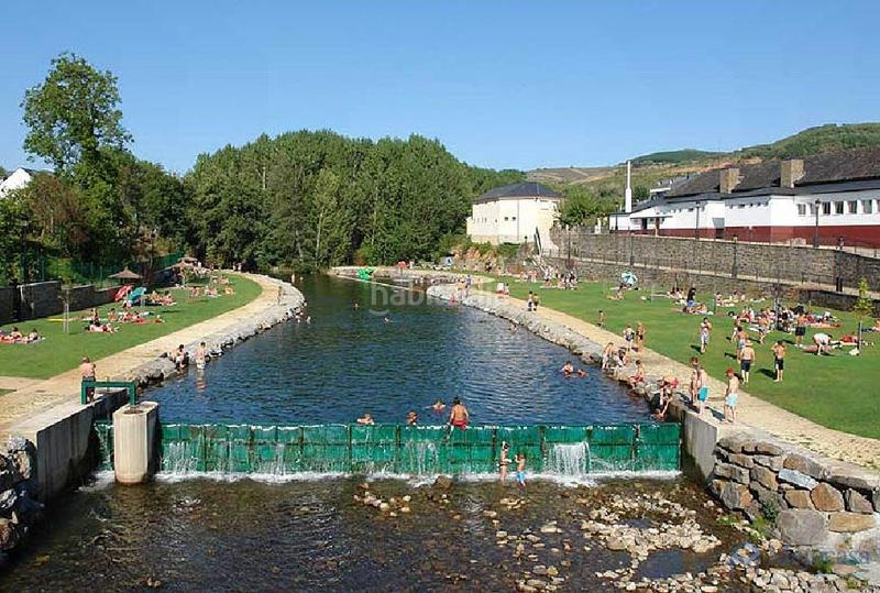 Foto d901ba28-b0d9-42ef-926a-e42e742ece3a. Casa a schiera in calle jesús adrán 6 in Villafranca del Bierzo