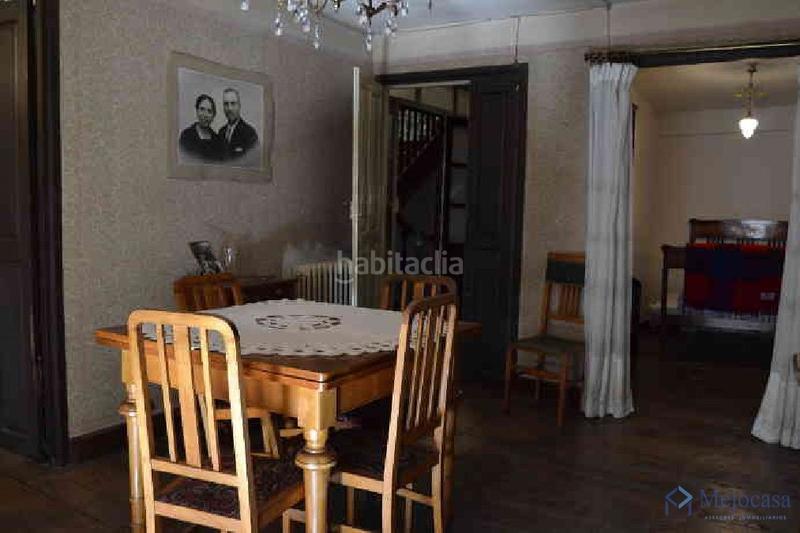 Foto db2cd3c1-dd50-47f9-8143-364bc4cdb81c. Casa a schiera in calle jesús adrán 6 in Villafranca del Bierzo