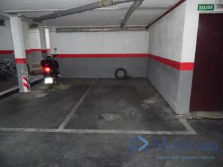 Aparcament cotxe  Calle de alejandro villegas. Plaza de garaje para coche pequeño, muy buena situación, zona ca