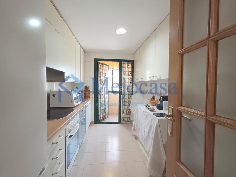 Foto 54b8fb37-4e68-4915-b025-c365e0963306. Appartamento con riscaldamento parcheggio piscina in Madrid