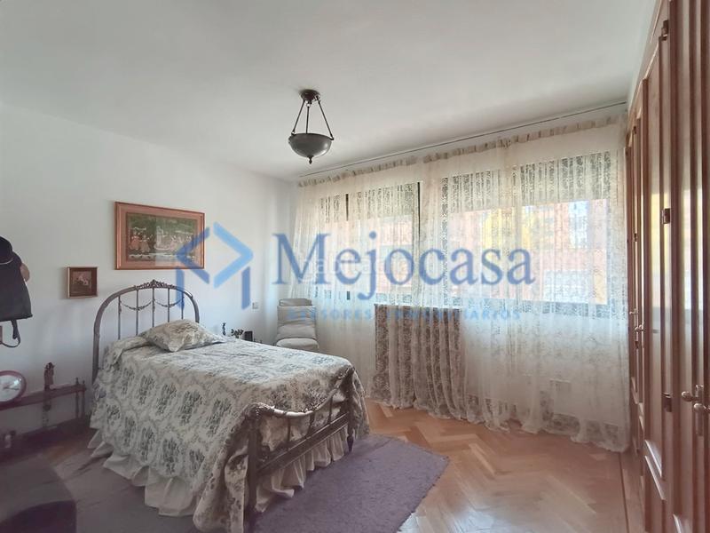 Foto 983aa2d0-1b88-40b3-baa3-8646fc1519f9. Appartamento con riscaldamento parcheggio piscina in Madrid