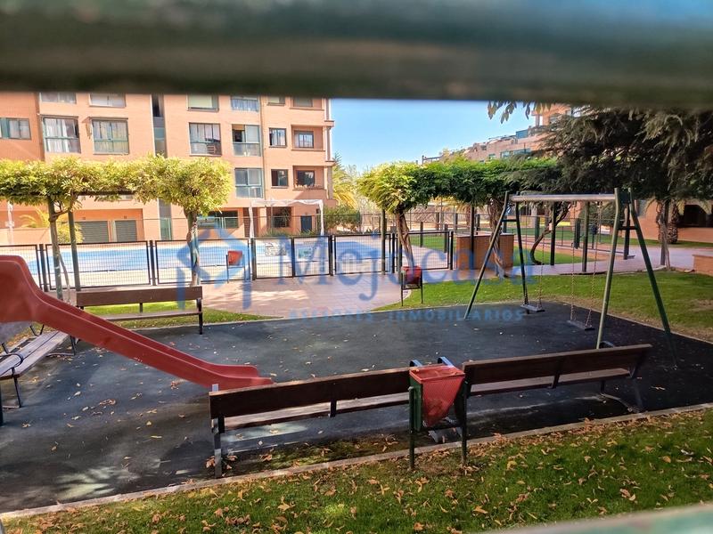 Foto b22b8f6a-8d8b-4038-8d4e-c7e625597df8. Appartamento con riscaldamento parcheggio piscina in Madrid