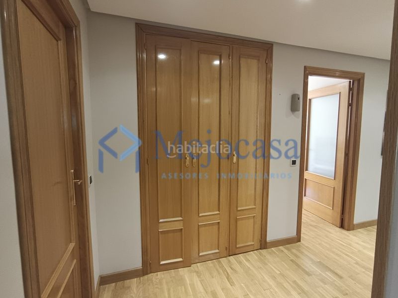 Foto 09dd6385-521c-4767-b7eb-9c98868a6e2b. Pis amb calefacció aparcament piscina a Alameda de Osuna Madrid