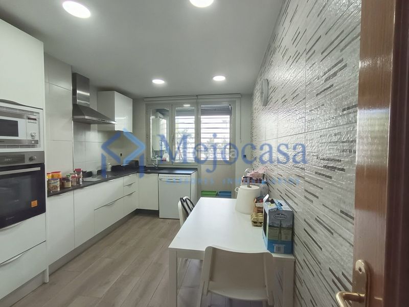 Foto 164d39e0-1cd5-449c-aa42-fca2596b4ef3. Pis amb calefacció aparcament piscina a Alameda de Osuna Madrid