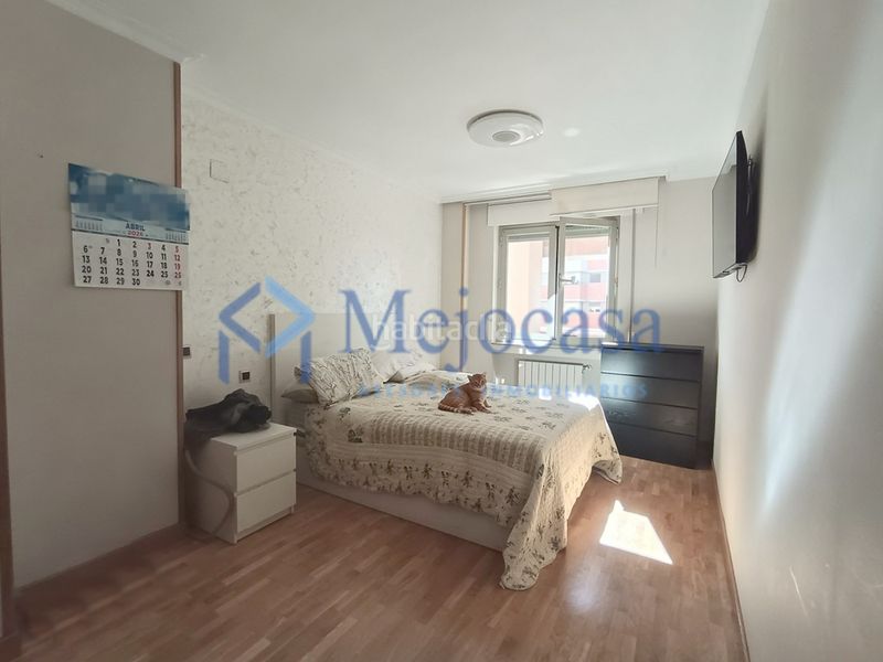 Foto 450ba440-dc97-4662-a568-3190c7b4a5a9. Pis amb calefacció aparcament piscina a Alameda de Osuna Madrid