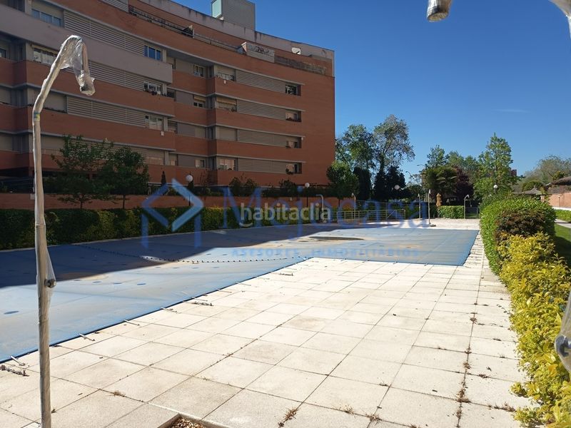 Foto c23d8c56-0d77-4d97-ae52-2c45b4d01d80. Pis amb calefacció aparcament piscina a Alameda de Osuna Madrid