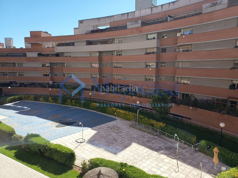 Foto c3950803-97b2-401f-a104-32f52a50d46b. Pis amb calefacció aparcament piscina a Alameda de Osuna Madrid