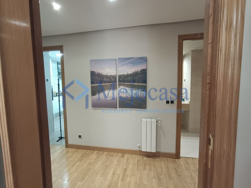 Foto c89b5887-2d3b-499f-9904-6efb74083e8a. Pis amb calefacció aparcament piscina a Alameda de Osuna Madrid