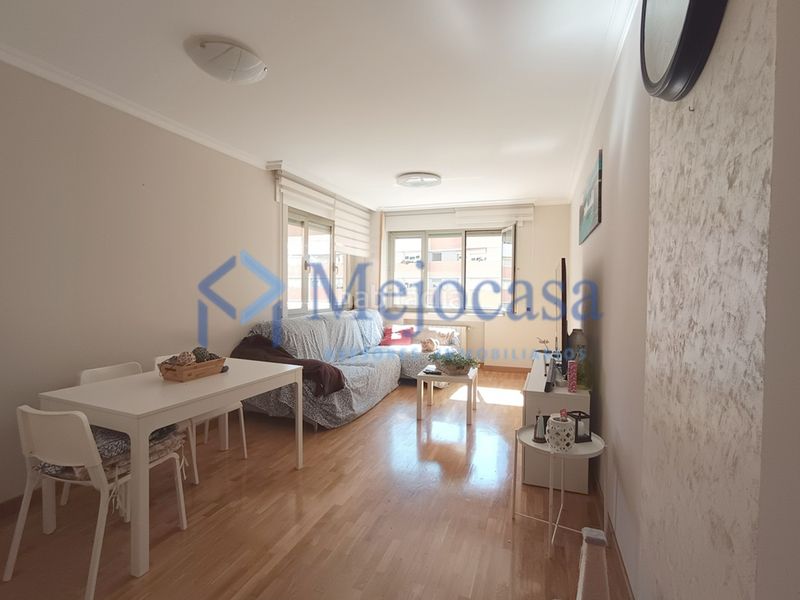 Foto fb1ea768-d4a8-482f-abfa-5ee81f33a629. Pis amb calefacció aparcament piscina a Alameda de Osuna Madrid