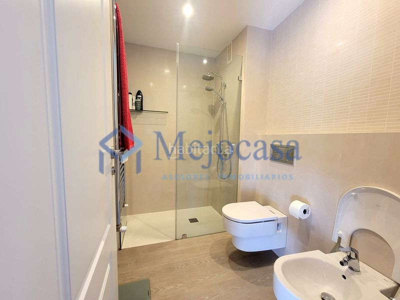 Foto a0e7ffc4-e7c7-4f94-acea-57e1233bbb99. Casa adossada amb calefacció aparcament piscina a Madrid