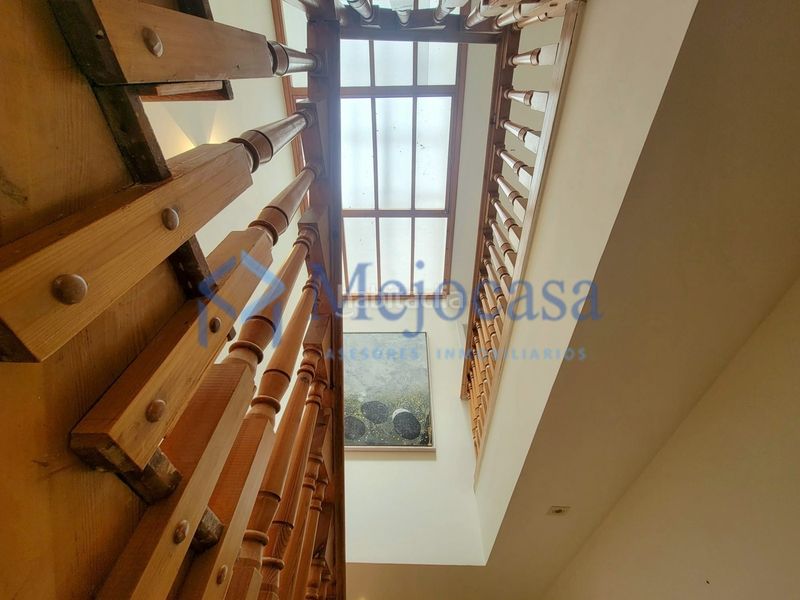 Foto e7f7ff6e-4908-4f56-a8b8-bcff8258b170. Casa adossada amb calefacció aparcament piscina a Madrid