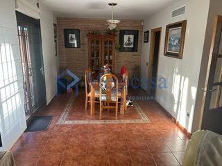 Chalet  Ronda de las comunidades. Exclusivo chalet en valdemoro.