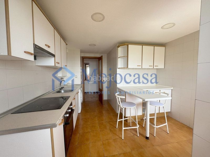 Foto d5ef9994-f3a8-4942-87b2-afe54c3c3dbf. Pis amb calefacció aparcament a Palomeras Sureste Madrid