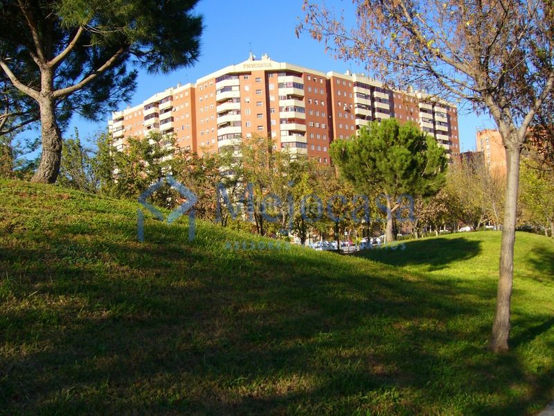 Foto e7b98302-3898-4925-822a-90a50eafacc0. Pis amb calefacció aparcament a Palomeras Sureste Madrid