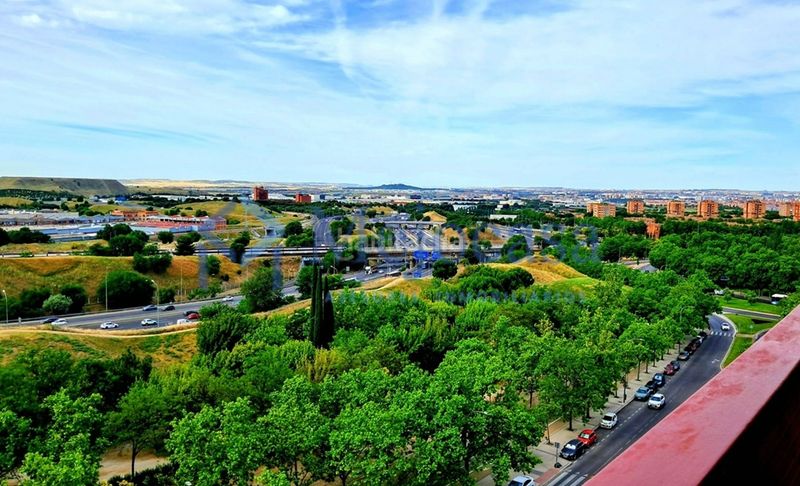 Foto f1ee9f22-bccc-4c96-b51b-a6337440ee0b. Pis amb calefacció aparcament a Palomeras Sureste Madrid