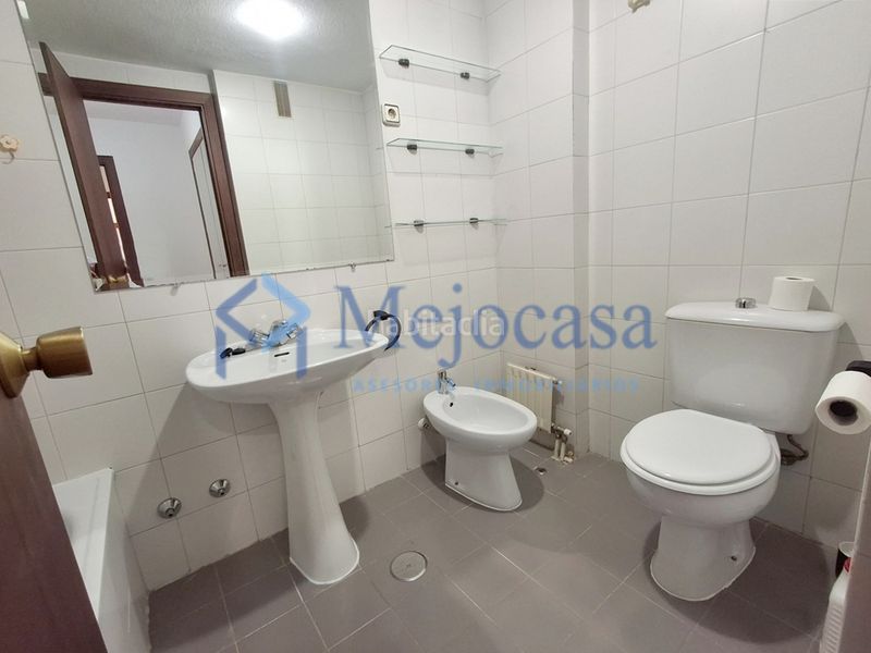 Foto fbe4a396-0465-4981-8168-6b5af6a57be2. Pis amb calefacció aparcament a Palomeras Sureste Madrid