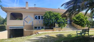 Chalet  Calle granados. Villa ecuestre en urbanización con todos los servicios.