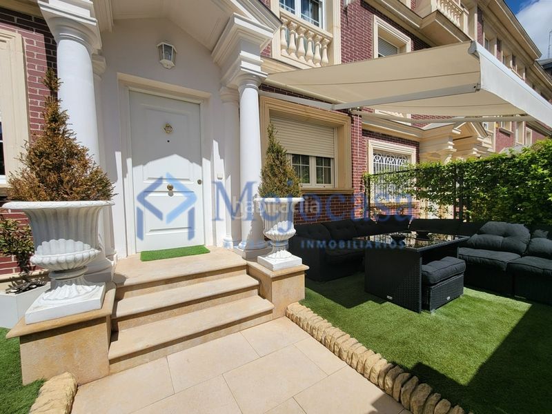Foto a59d5c6a-0d49-430b-a570-c663711801fd. Casa adossada amb calefacció aparcament piscina a Madrid