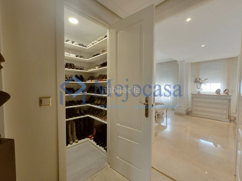 Foto b1432773-a9b7-4a19-9a7f-7db7f7ce9fbf. Casa adossada amb calefacció aparcament piscina a Madrid