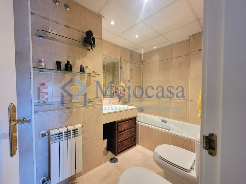 Foto fc710570-b0eb-4e8f-a4c8-6c2578c453c7. Casa adossada amb calefacció aparcament piscina a Madrid
