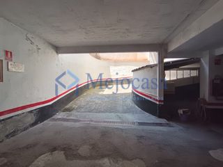 Aparcament cotxe a Calle de Agustín Calvo