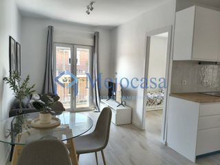 Flat  Calle de juan josé martínez seco. Excelente oportunidad piso con terraza muy luminoso en villaverd