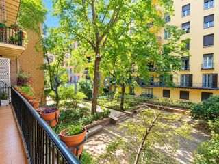 Pis  Calle de gaztambide. Exclusiva vivienda con terraza en la emblemática "casa de las fl