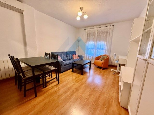 Foto 8a1ae0e4-3947-49f9-9f86-8201fbec8894. Alquiler apartamento  con plaza de garaje en alquiler casco historico en Alcalá de Henares